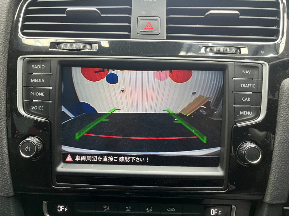 2015 Volkswagen Golf - image 17