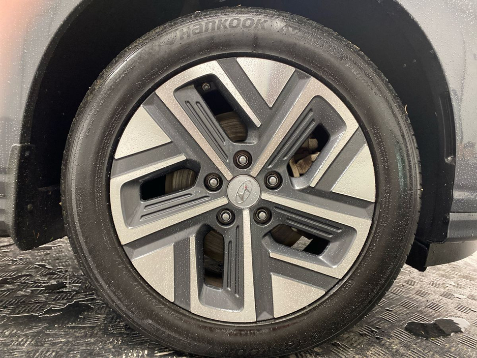 2023 Hyundai Kona - image 5