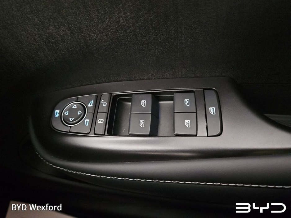 2026 BYD Dolphin Design 60.4kWh €34,706