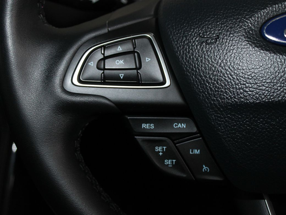 2019 Ford Kuga - image 23