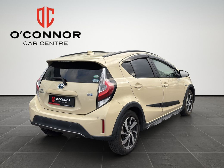 2019 Toyota Aqua CROSSOVER €14,888