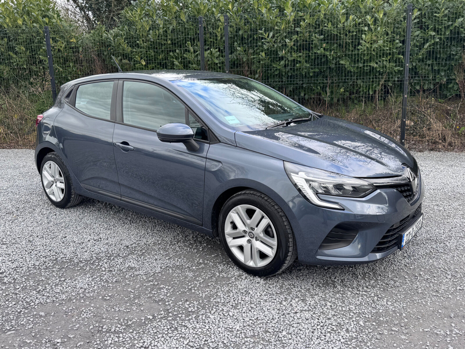 2022 Renault Clio - image 4