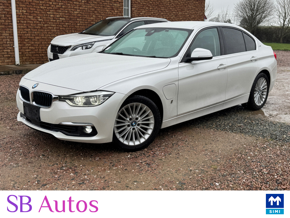 2017 BMW 3 Series - image 2