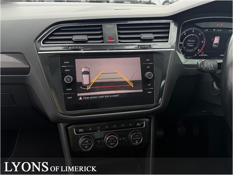 2018 Volkswagen Tiguan - image 12