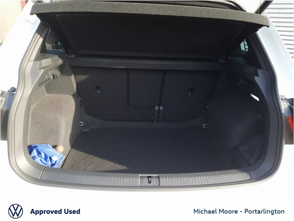 2023 Volkswagen Tiguan - image 10