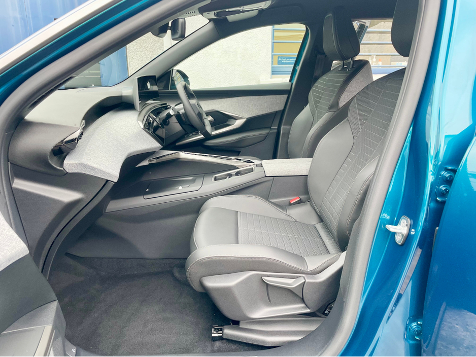 2025 Peugeot 5008 - image 35