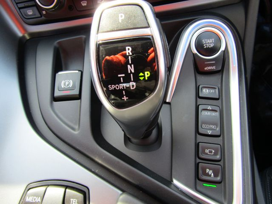 2016 BMW i8 - image 20