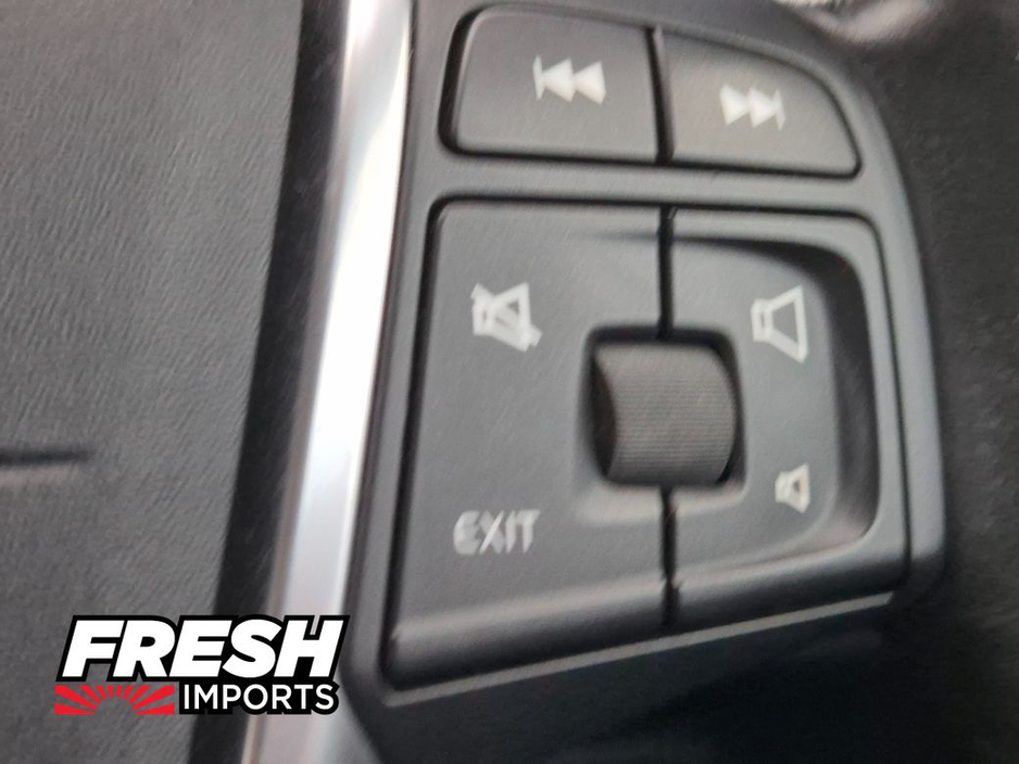 2014 Volvo V40 - image 28