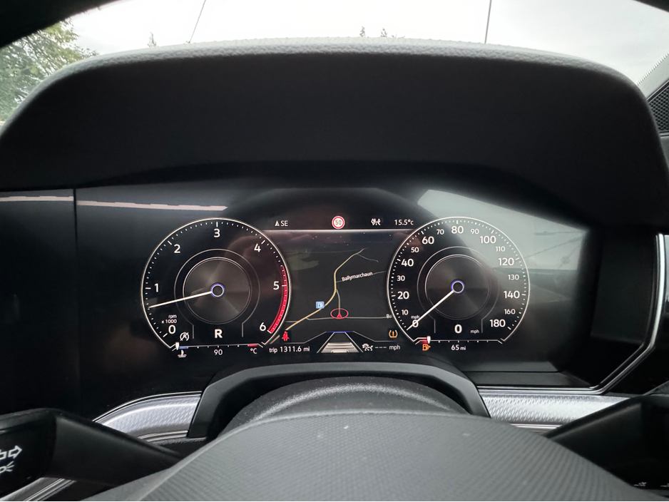 2024 Volkswagen Touareg - image 32