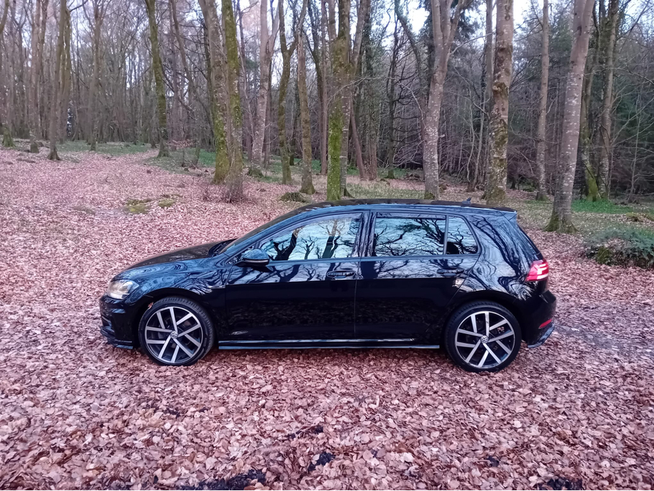 2019 Volkswagen Golf - image 4