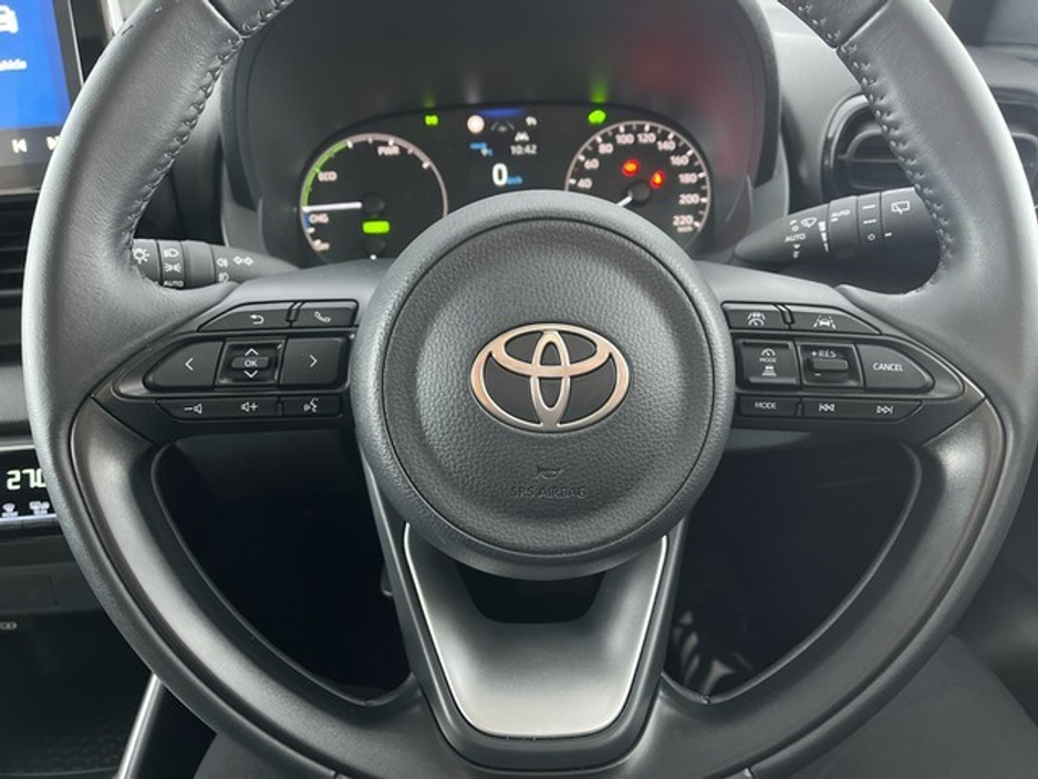 2025 Toyota Yaris HYBRID LUNA €26,950