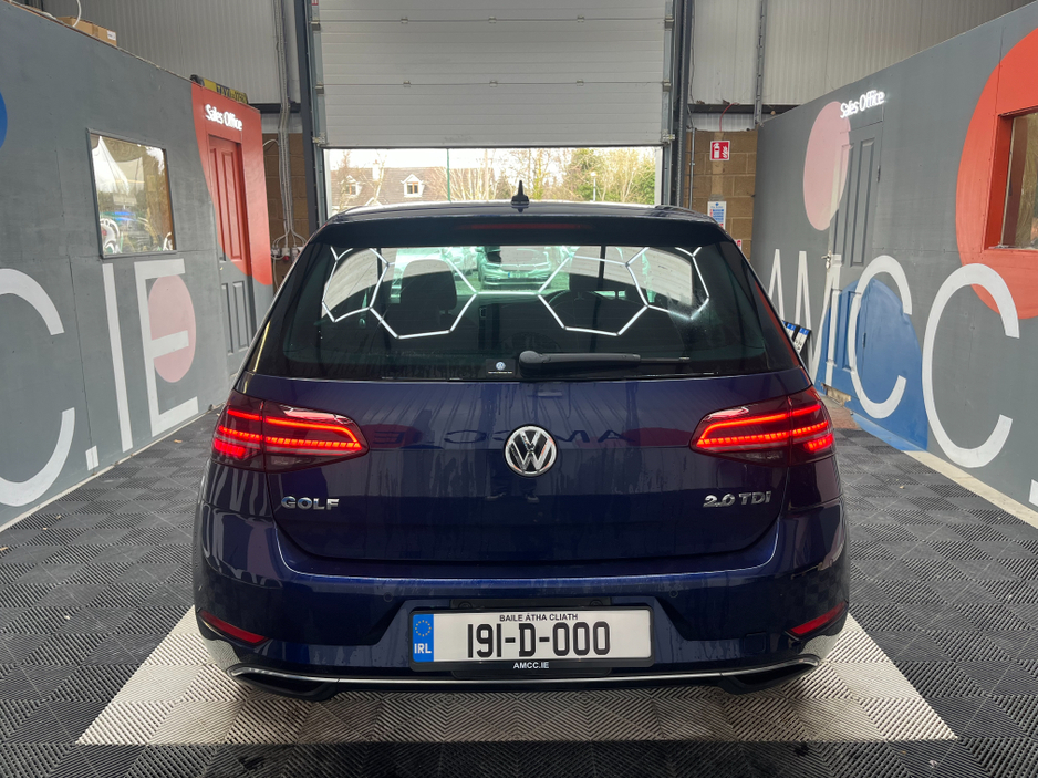 2019 Volkswagen Golf - image 3