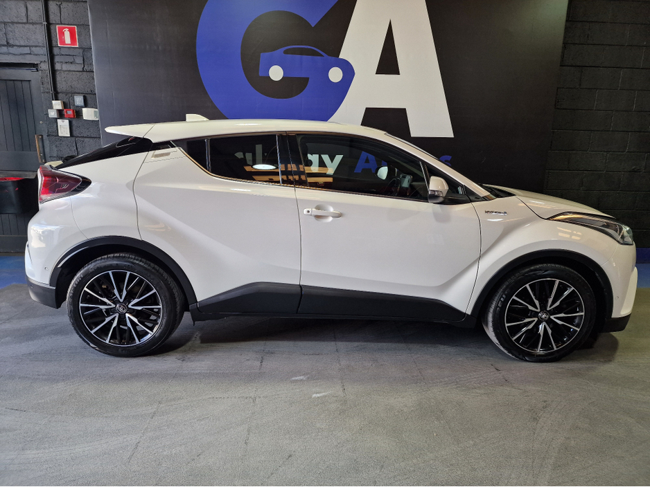 2018 Toyota C-HR - image 11