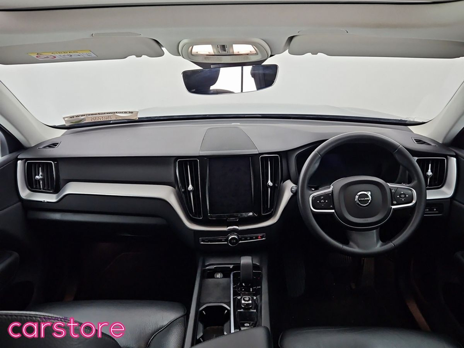 2022 Volvo XC60 - image 11