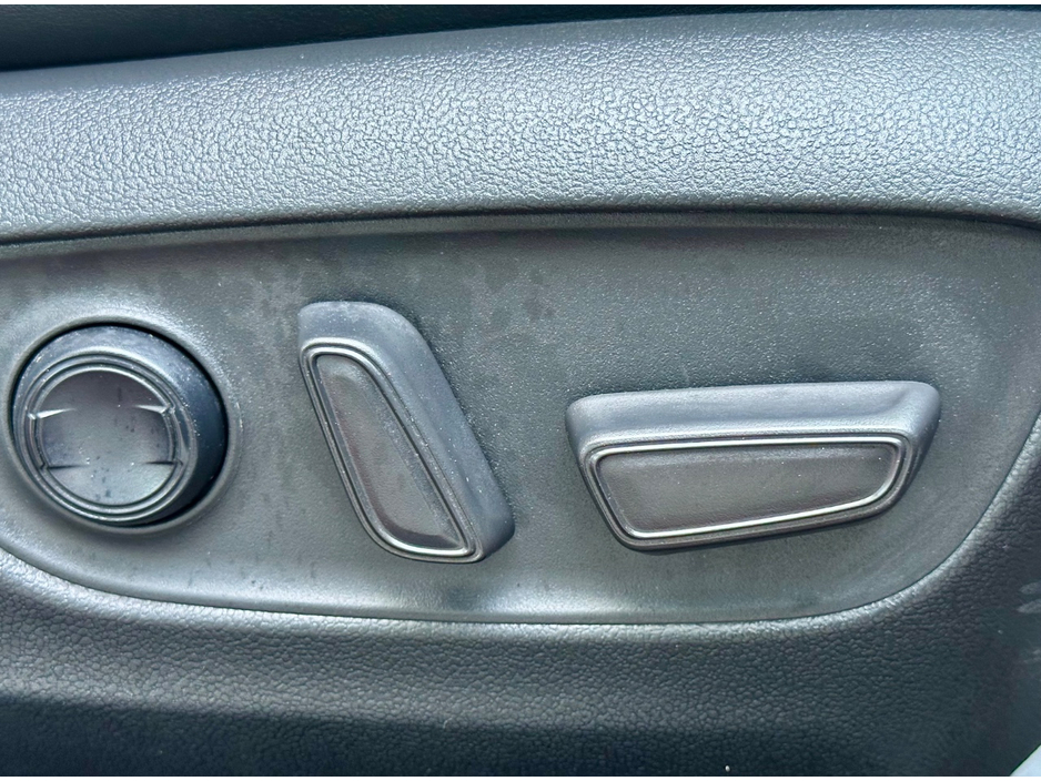 2021 Toyota Rav4 - image 4