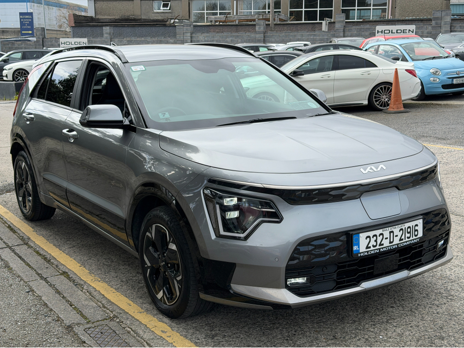 2023 Kia Niro - image 5