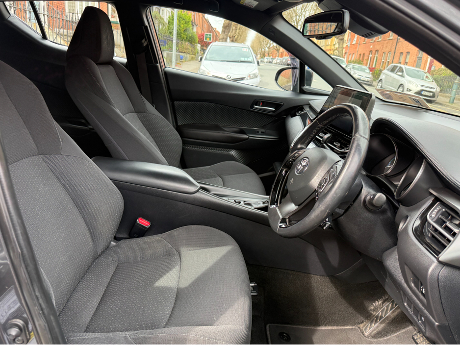 2018 Toyota C-HR - image 13