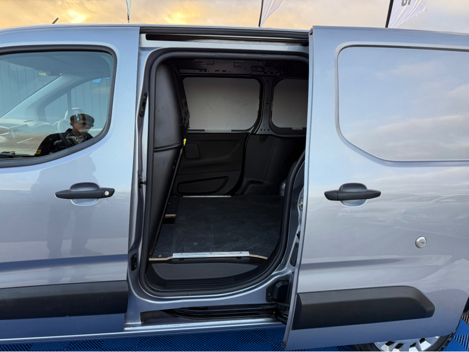 2021 Opel Combo 3 SEATER - 1.5 DIESEL - MANUAL - 12M WARRANTY - CAR: 1599 €14,950