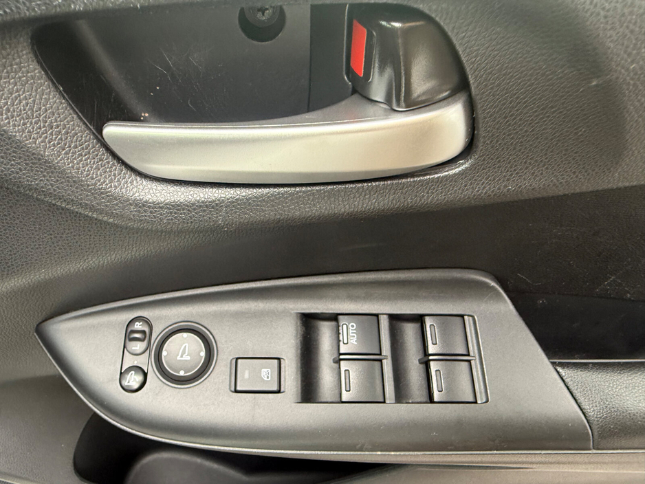 2016 Honda Fit - image 19