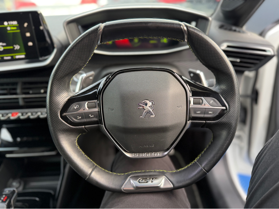 2020 Peugeot 208 - image 18