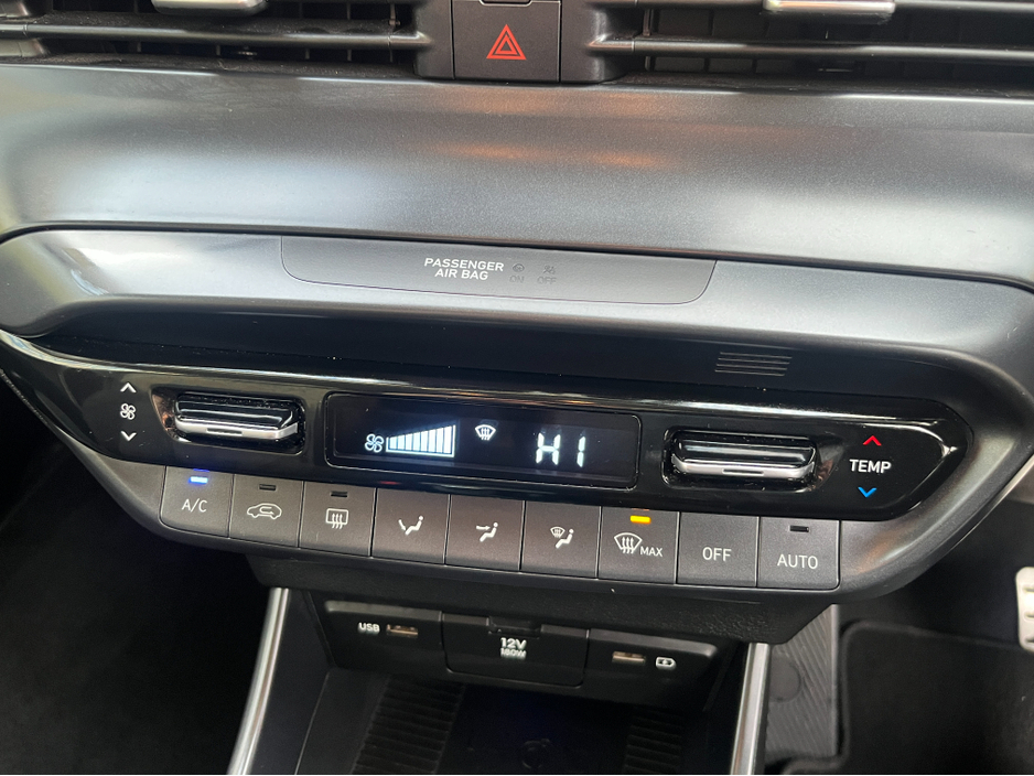 2023 Hyundai Bayon EXECUTIVE AUTOMATIC 1.0 PETROL //HEATED SEATS AND STEERING WHEEL//REVERSE CAMERA// €20,950