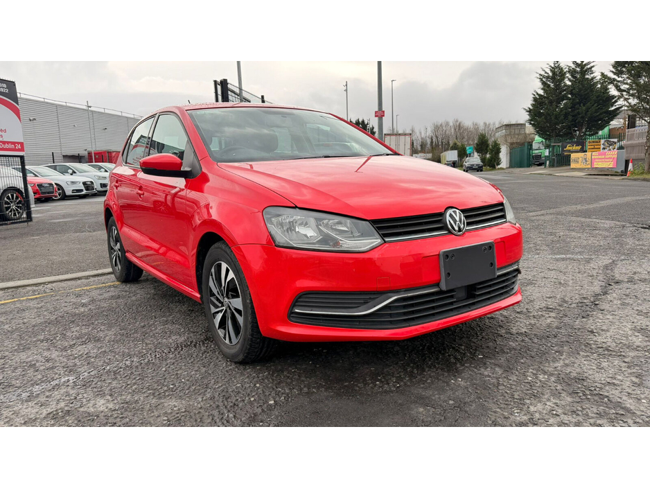 2015 Volkswagen Polo  €11,000