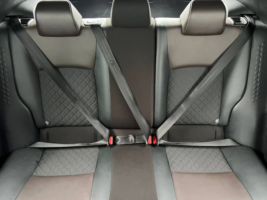 2018 Toyota C-HR MODELLISTA 1.8 HYBRID // 18" DIAMOND CUT ALLOYS // HEATED SEATS // PARKING SENSORS €19,900