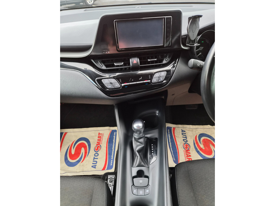 2019 Toyota C-HR - image 12