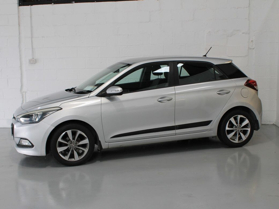 2015 Hyundai i20 - image 4