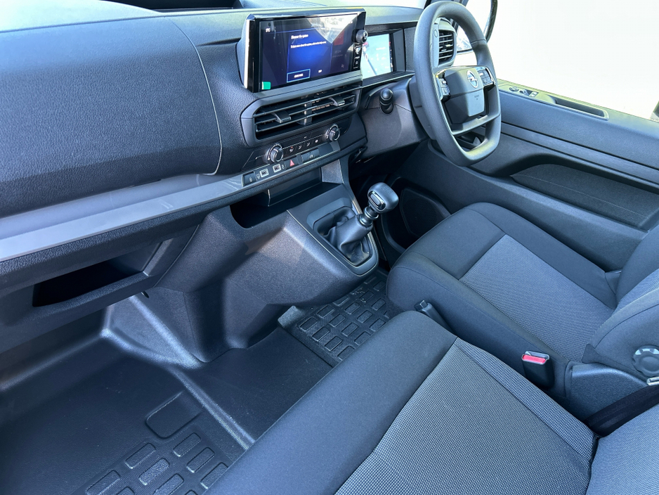 2026 Opel Vivaro - image 3