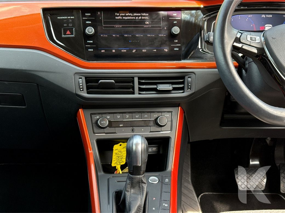 2022 Volkswagen Polo - image 13