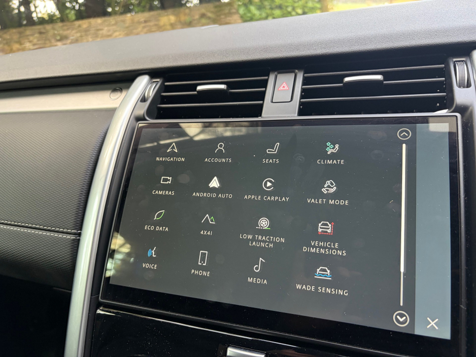 2024 Land Rover Discovery - image 24