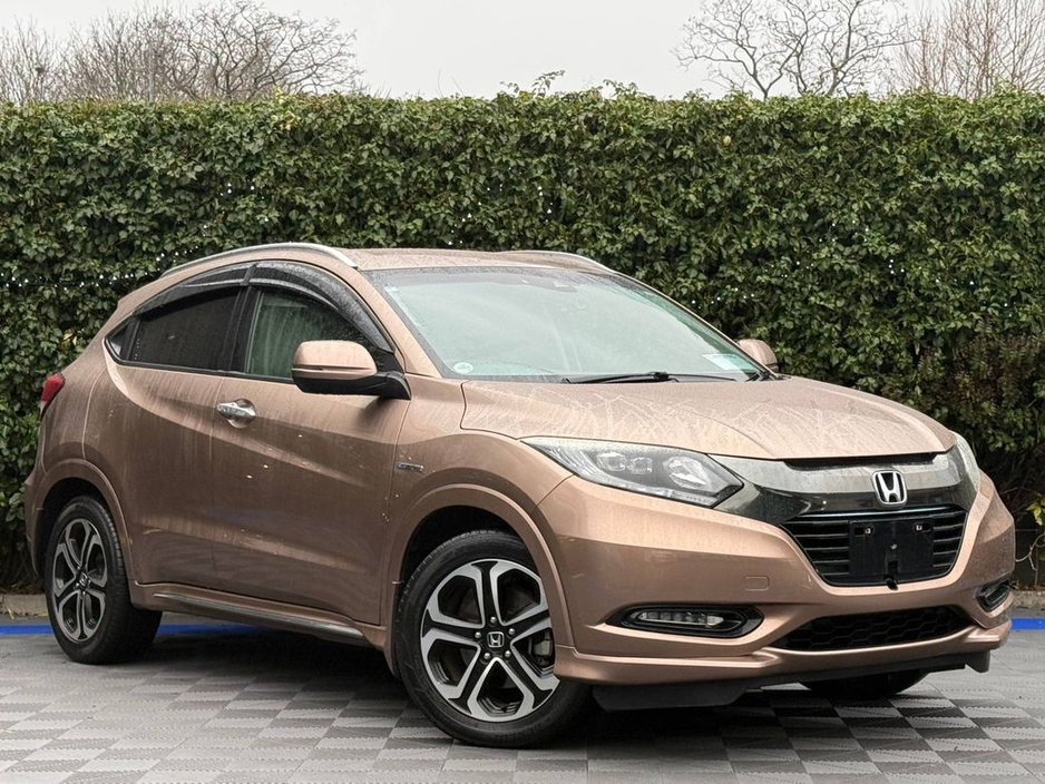 2017 Honda Vezel 1.5 HYBRID -HALF LEATHER HEATED SEATS // REVERSE CAMERA/ €17,950