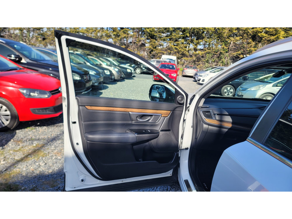 2017 Honda CR-V - image 16