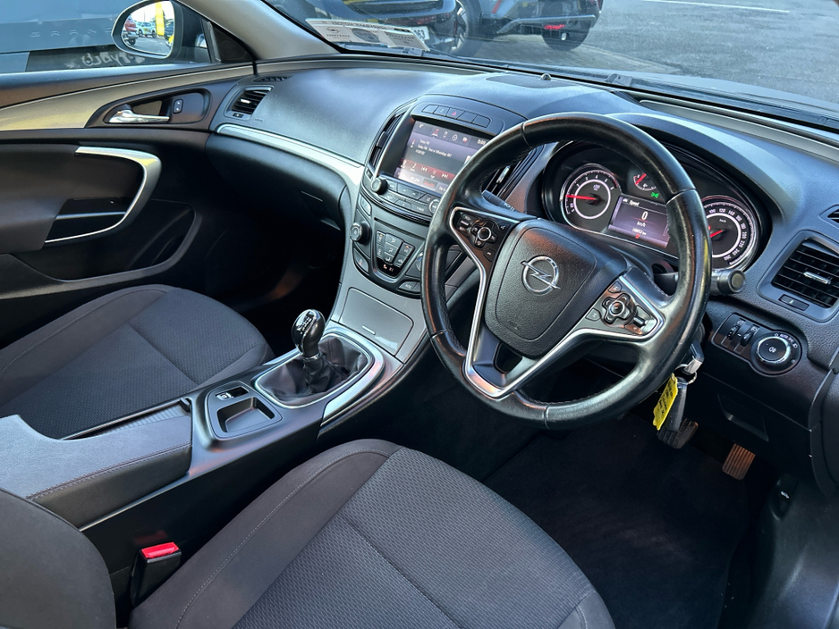 2016 Opel Insignia SC 1.6 CDTI 136PS 4DR €8,950