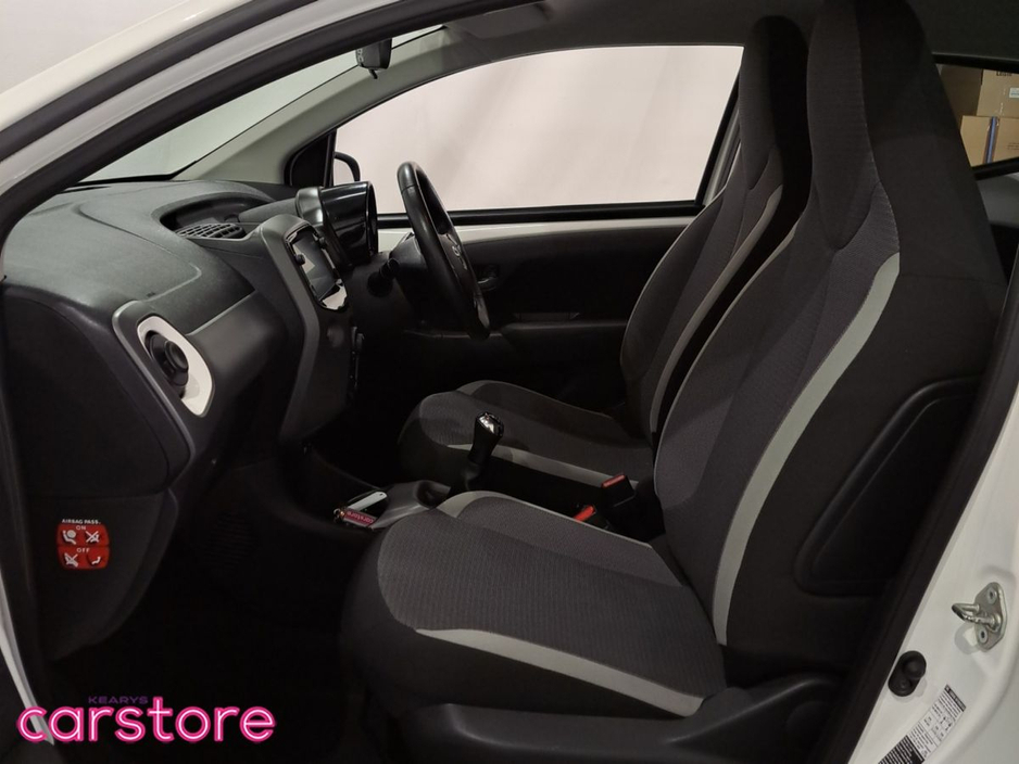 2021 Toyota Aygo - image 9