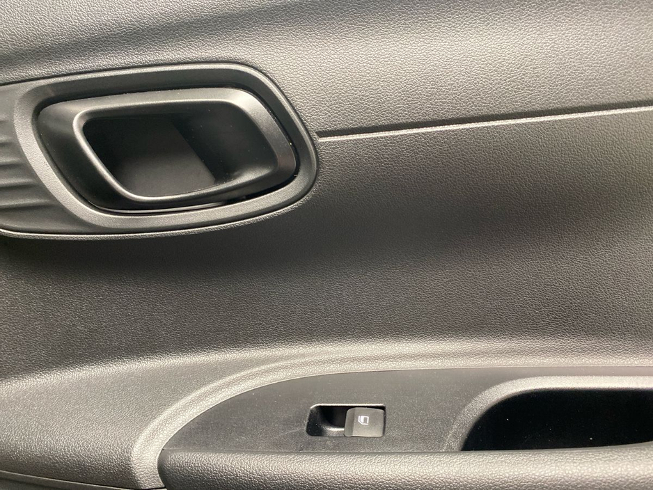 2025 Hyundai i20 - image 17