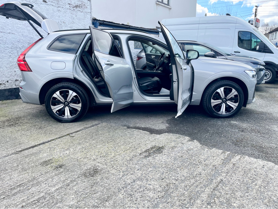 2023 Volvo XC60 - image 5