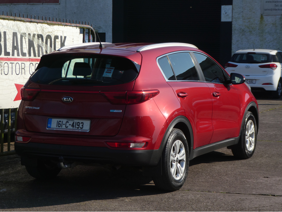 2016 Kia Sportage - image 2