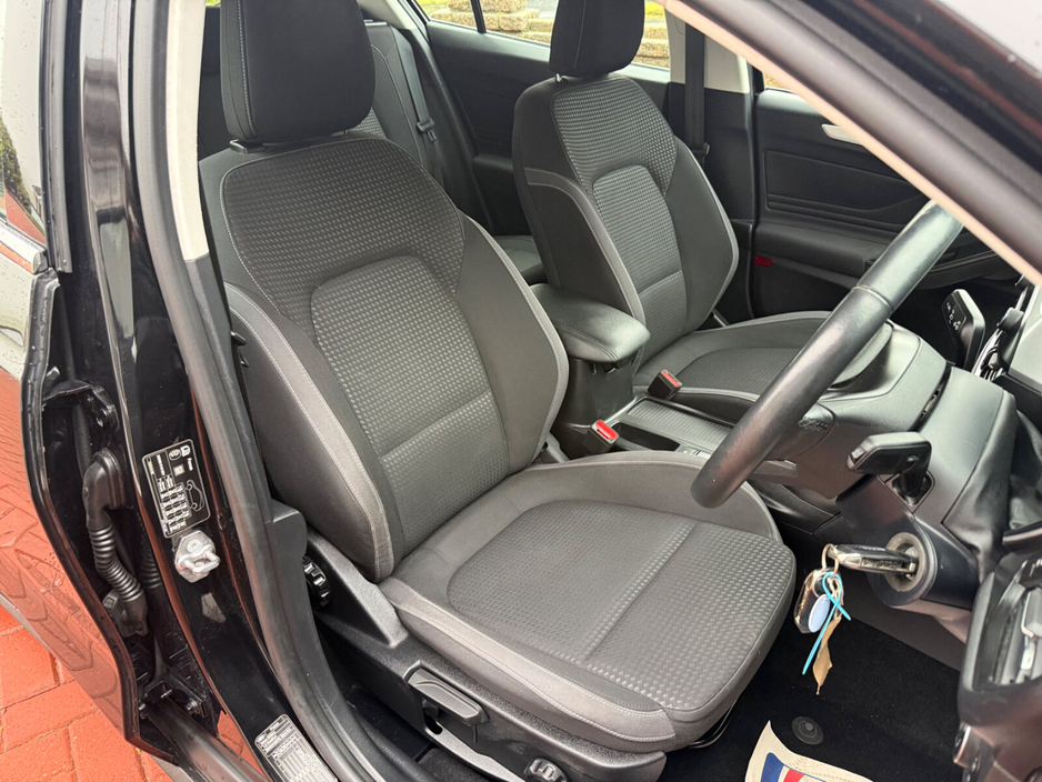 2020 Ford Focus - image 15