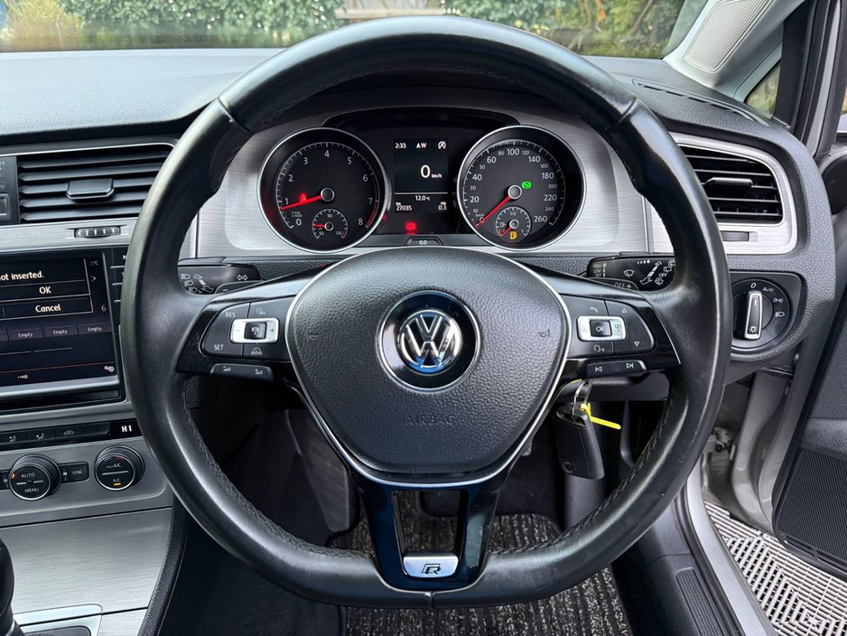 2014 Volkswagen Golf - image 4