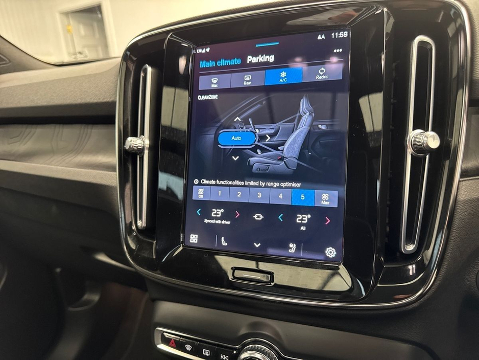 2023 Volvo XC40 - image 20