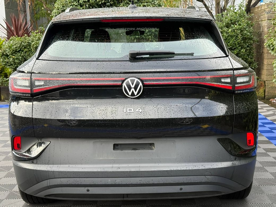 2023 Volkswagen ID.4 LIFE 77KWH // APPLE CARPLAY/ANDROID AUTO // REVERSE CAMERA // HEATED MULTIFUNCTION STEERING WHEEL €20,950