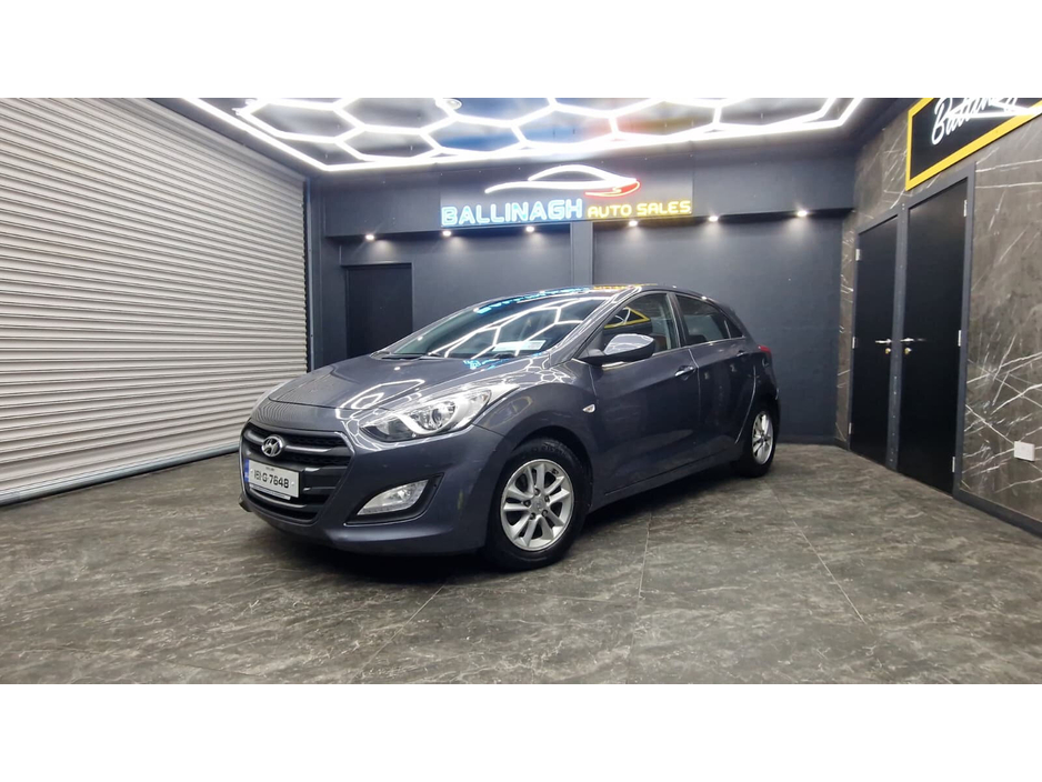 2016 Hyundai i30 - image 14