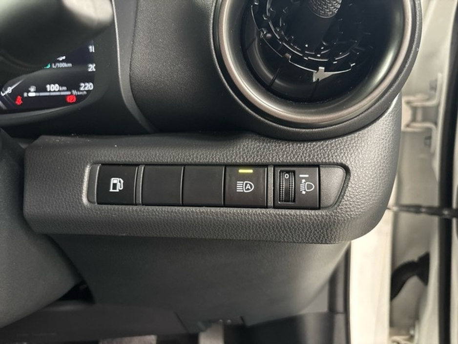 2024 Toyota C-HR - image 15