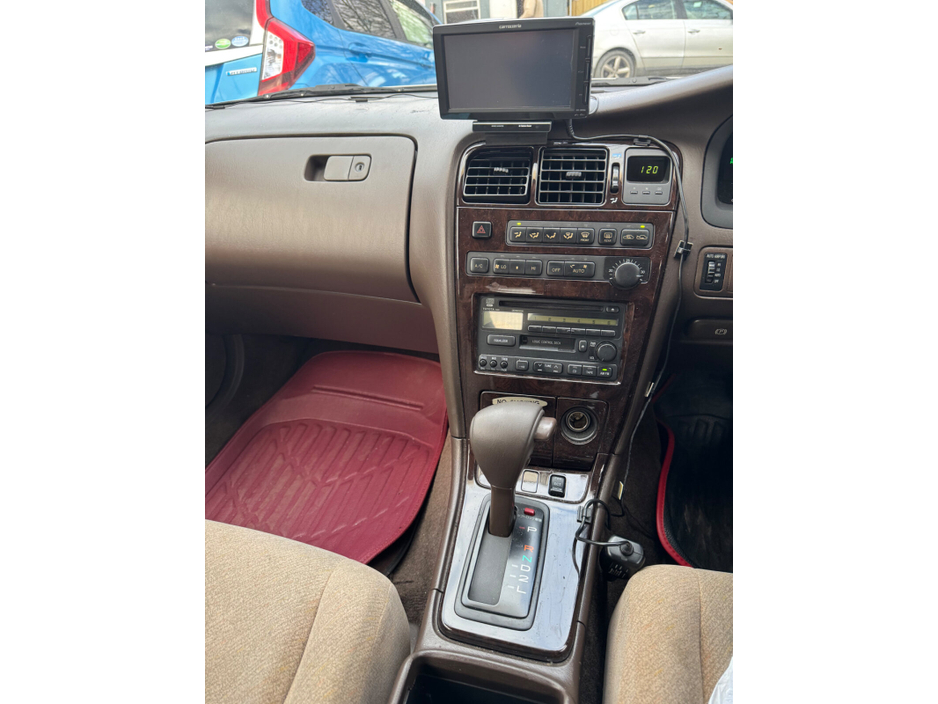 1995 Toyota Mark II - image 12