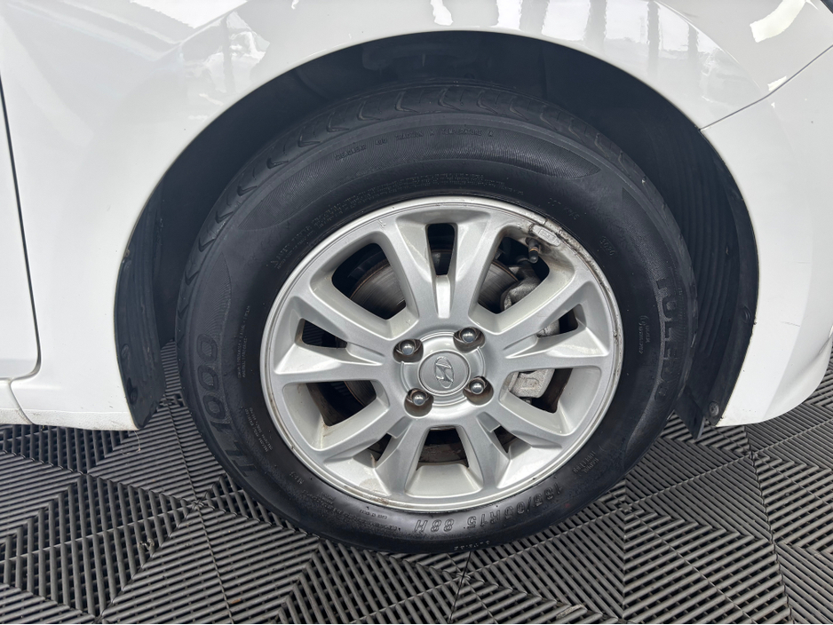 2016 Hyundai i20 - image 5