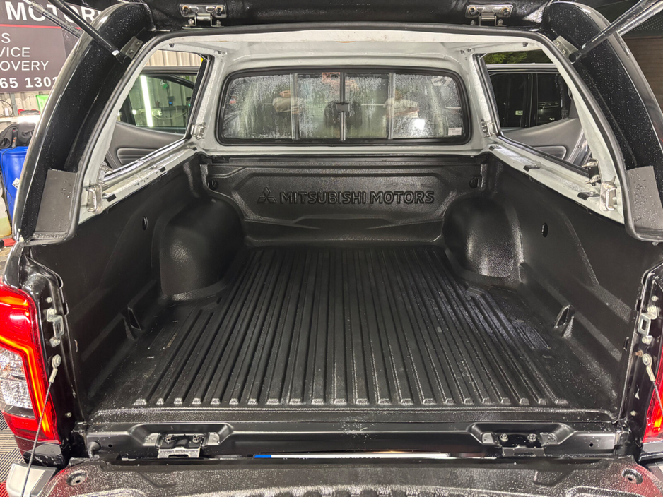 2021 Mitsubishi L200 - image 17