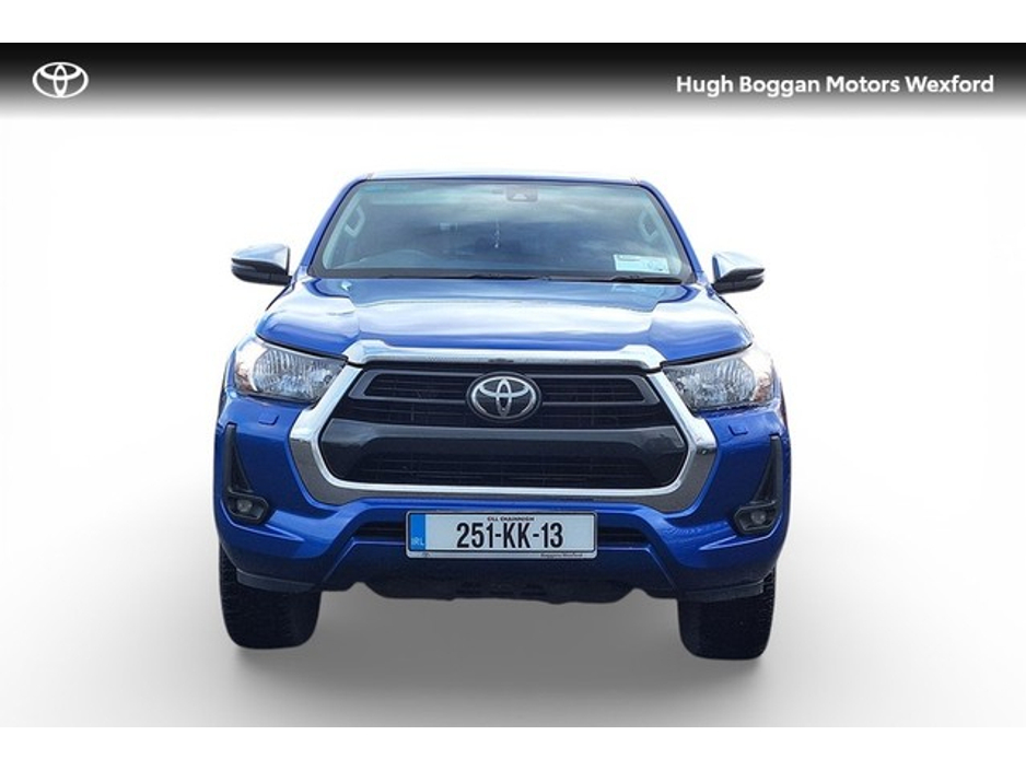 2025 Toyota Hilux 2.4D4D SR5 DOUBLE CAB €42,272