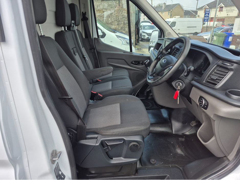 2021 Ford Transit - image 9